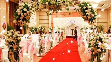 2026婚礼现场设计方案：避开这3个隐形坑，省下4万预算（附8大趋势）